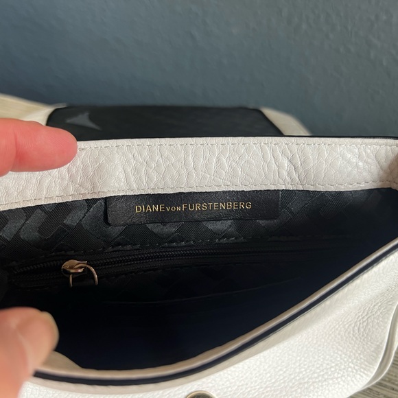 Diane Von Furstenberg White Crossbody Bag - Picture 5 of 11